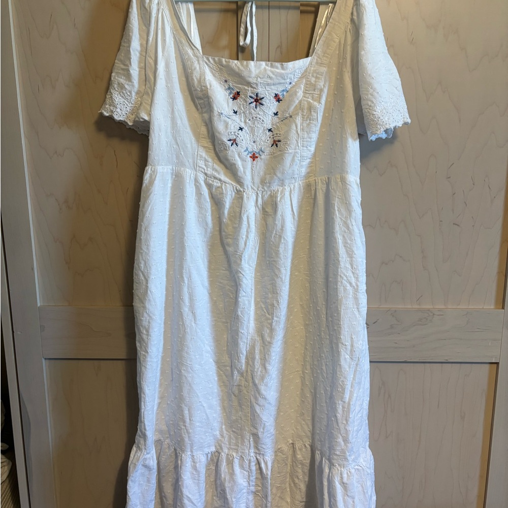 Old Navy White Midi Dress with Embroidery